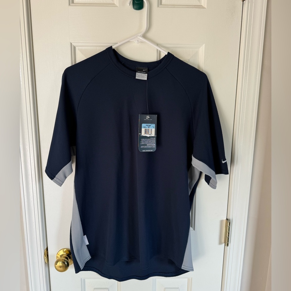 NEW WITH TAGS Nike Sphere Dry Blue and Grey Training Shirt Size Medium